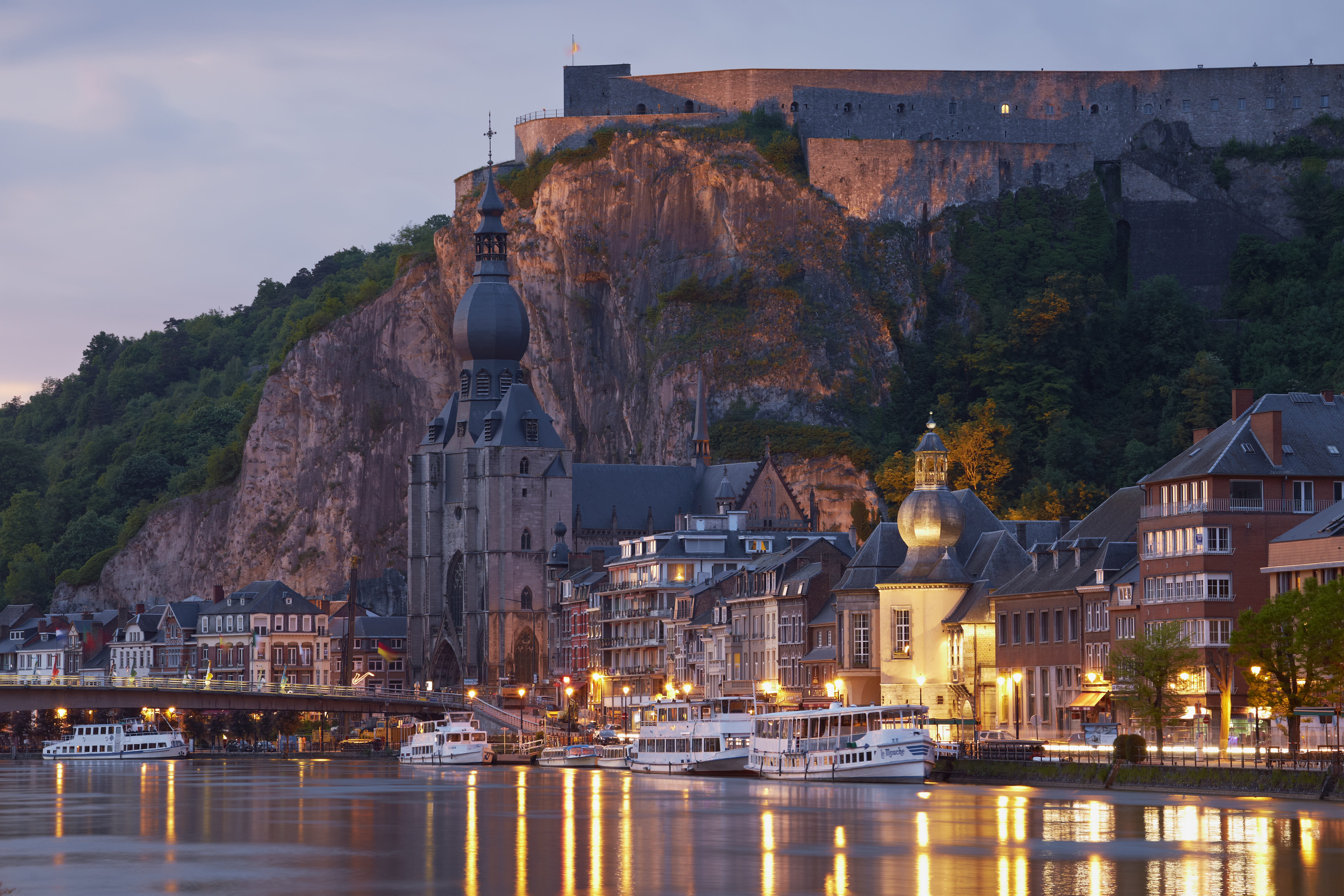Locaboat Bourgogne et Loire Dinant